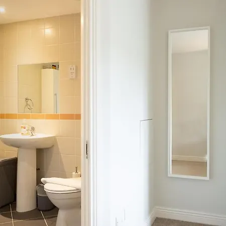 公寓 Guestready - Suburban Retreat In *