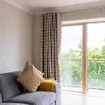 Guestready - Suburban Retreat In *