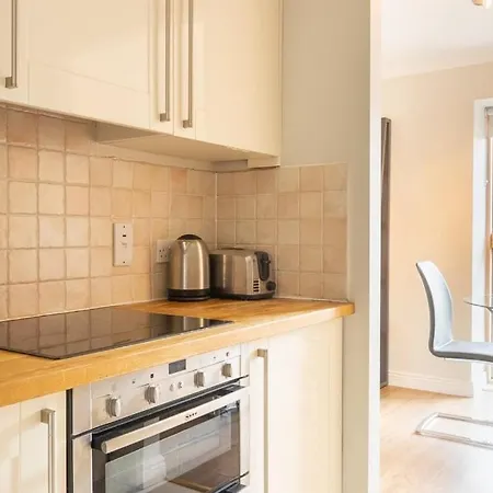 Lejlighed Guestready - Suburban Retreat In