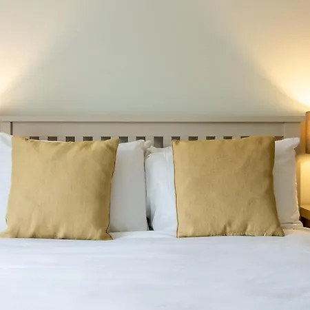 Апартаменты Guestready - Suburban Retreat In